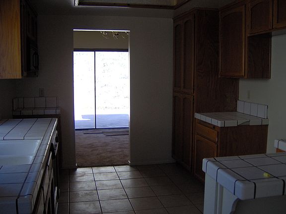 5th image of 209 Deborah Ct