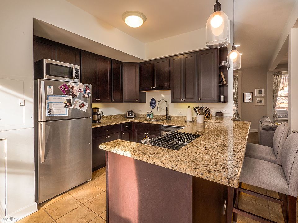 2037-w-iowa-2ch-chicago-kitchen