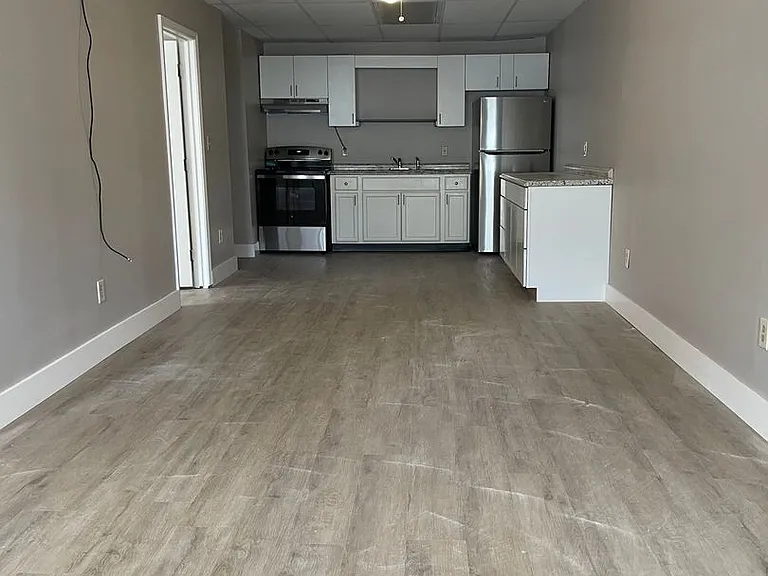 72 Green St — Photo 1