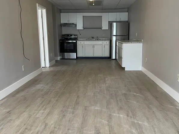 72 Green St, 72 Green St #A, Biddeford, ME 04005