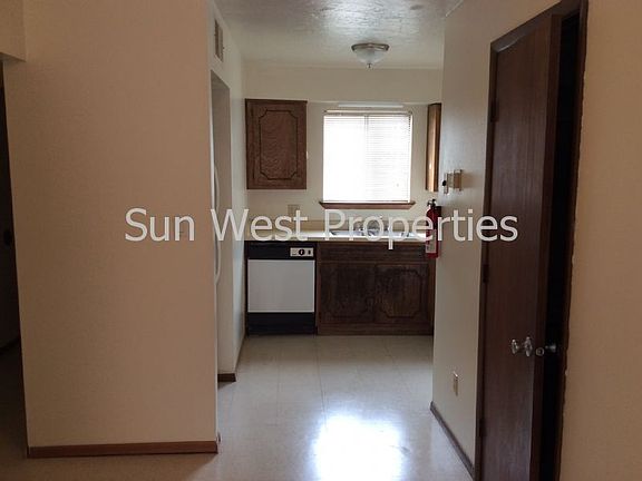 4th image of 822 N Vine Ave APT D