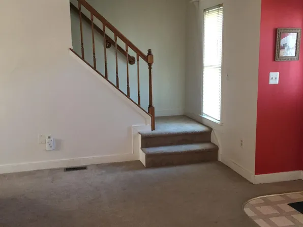 636 Knightsbridge Dr, Hagerstown, MD 21740