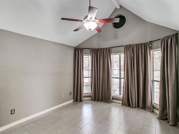 4th image of 307 Sheridan Trl