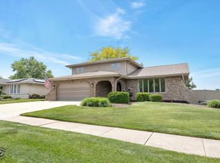 15102 Sunset Ridge Dr, Orland Park, IL 60462
