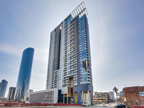 2nd image of 737 W Washington Blvd APT 2501