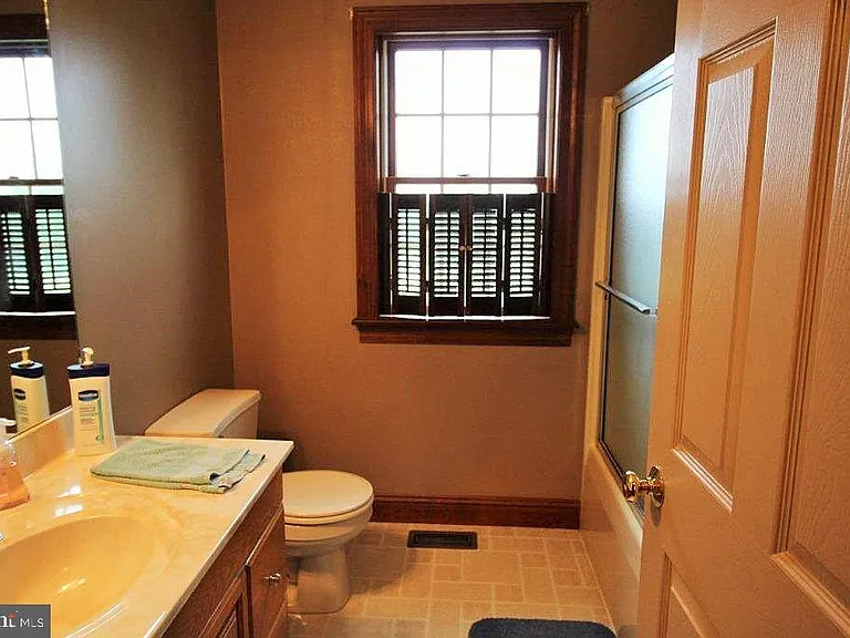 181 King Rd — Photo 15