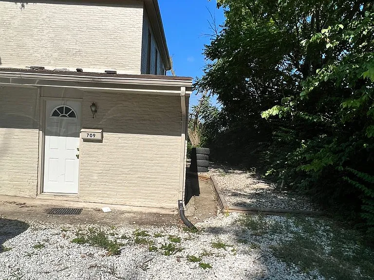 709 S 4th St — Photo 10