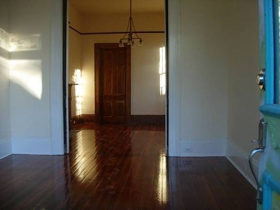 3rd image of 923 N White St