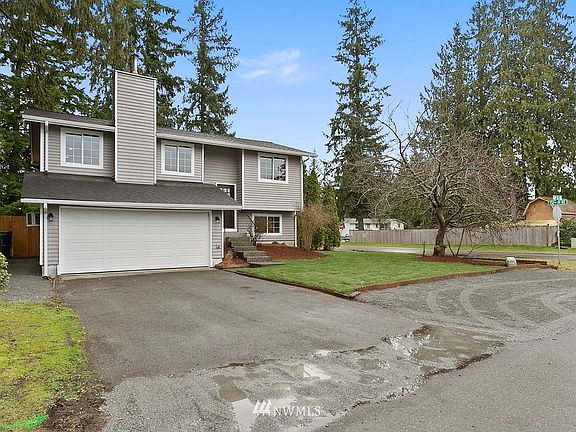 3rd image of 13217 46th Dr NE