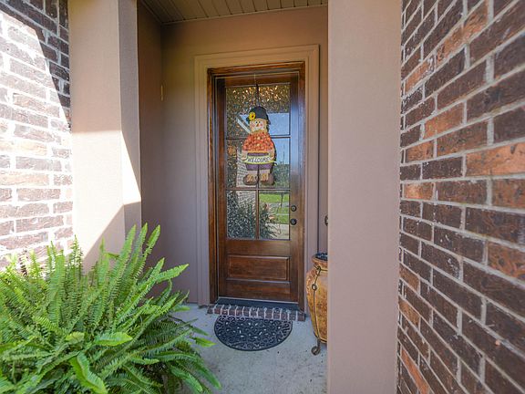 3rd image of 225 Wisteria Bend Cir