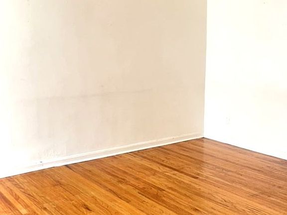 5th image of 351 E Claremont Rd