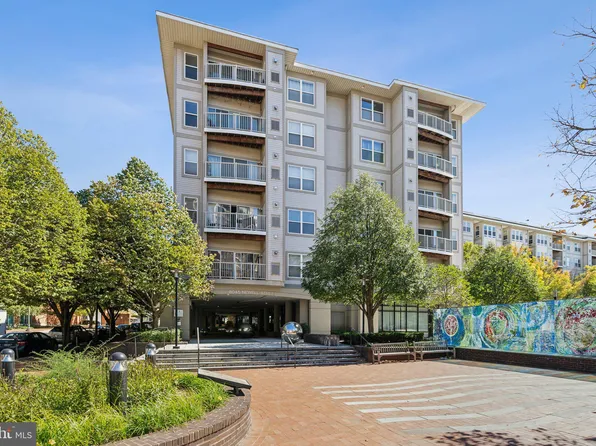 8045 Newell St APT 419, Silver Spring, MD 20910