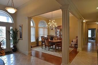 Dining Room/Foyer