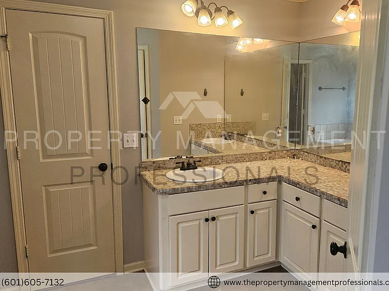 121 Cherry Laurel Cir — Photo 16