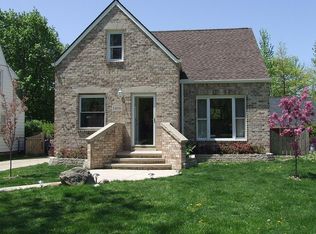 1416 Belrose Rd, Mayfield Heights, OH 44124