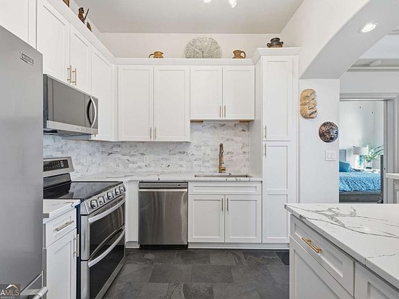 3rd image of 3445 Stratford Rd NE APT 2104