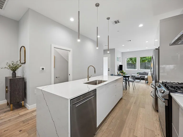 2108 Tillery St #9 — Photo 4