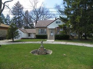 1520 Ridge Ln, Des Plaines, IL 60018