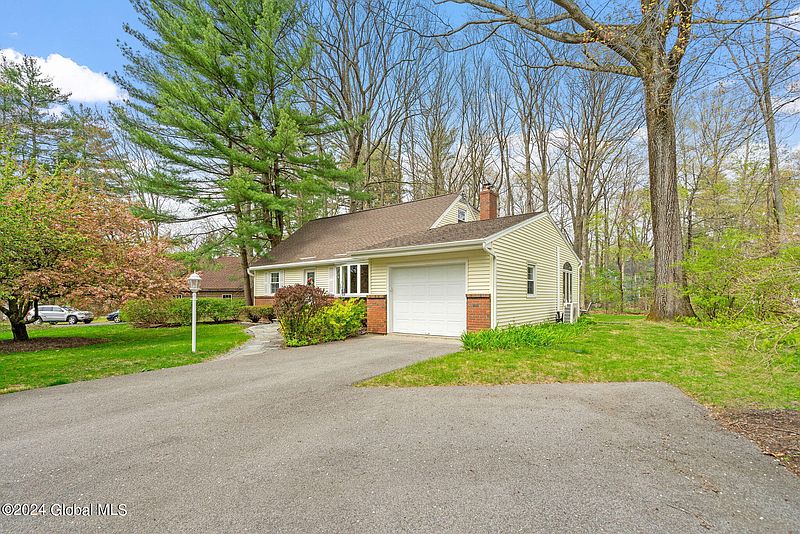 4th image of 244 Murray Avenue