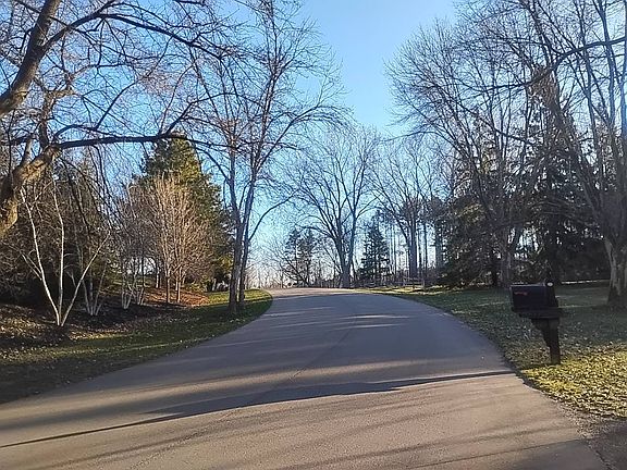 4th image of 215 Hollander Rd