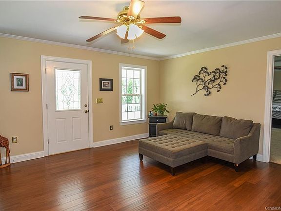 5th image of 51 Chelsea Nix Ln