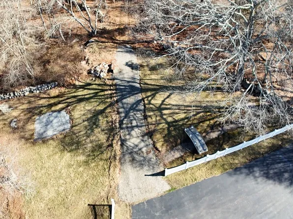17 Old Stonington Road, Stonington, CT 06378
