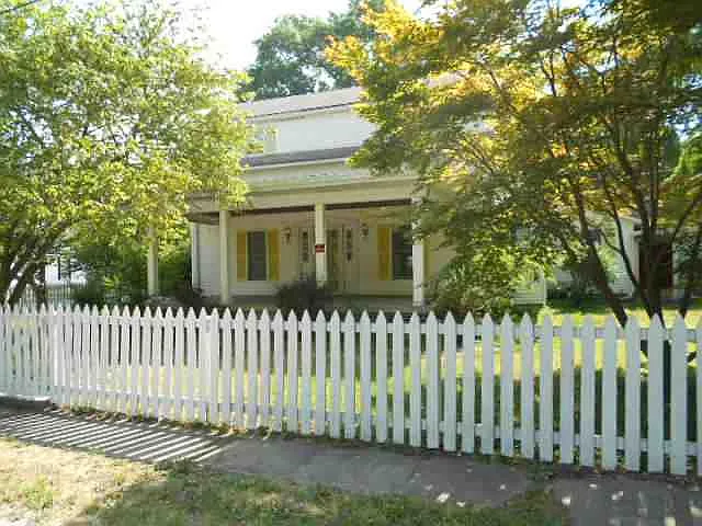 217 N 2nd Ave photo 1
