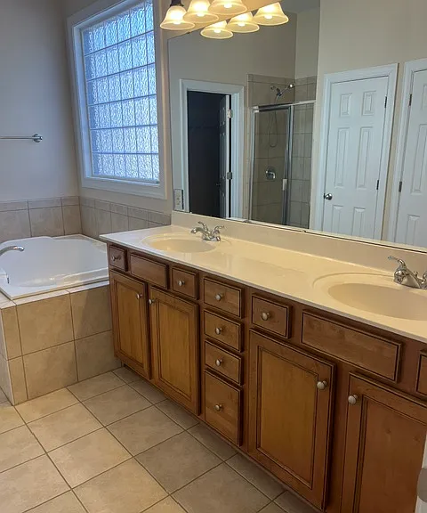 4115 Birkshire Hts — Photo 5