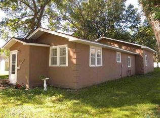 415 N Olive Ave, Madison, SD 57042