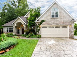 716 Devictor Dr, Maryville, TN 37801
