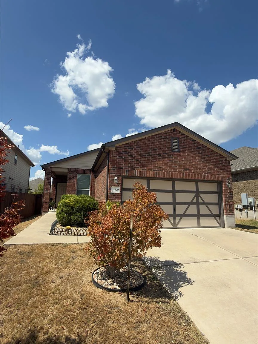 4 bed, 2.0 bath, 1352 sqft, $2,200 — Photo 1
