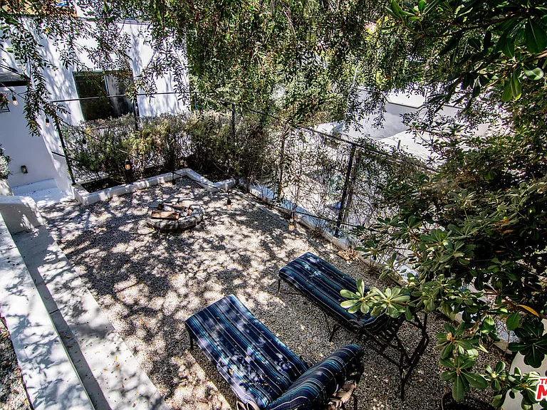 2553 1/2 Glen Green St — Photo 25