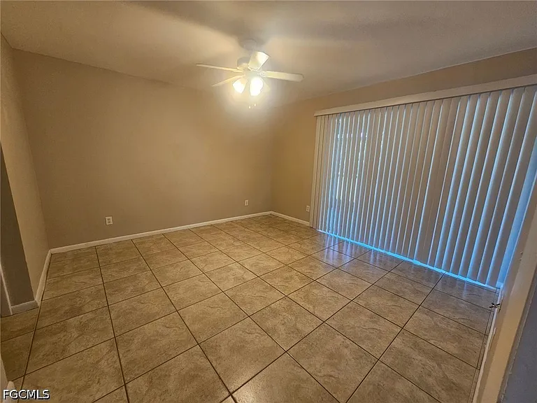 1101 SW 48th Ter — Photo 8