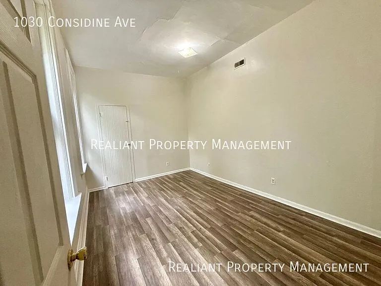 1030 Considine Ave — Photo 6