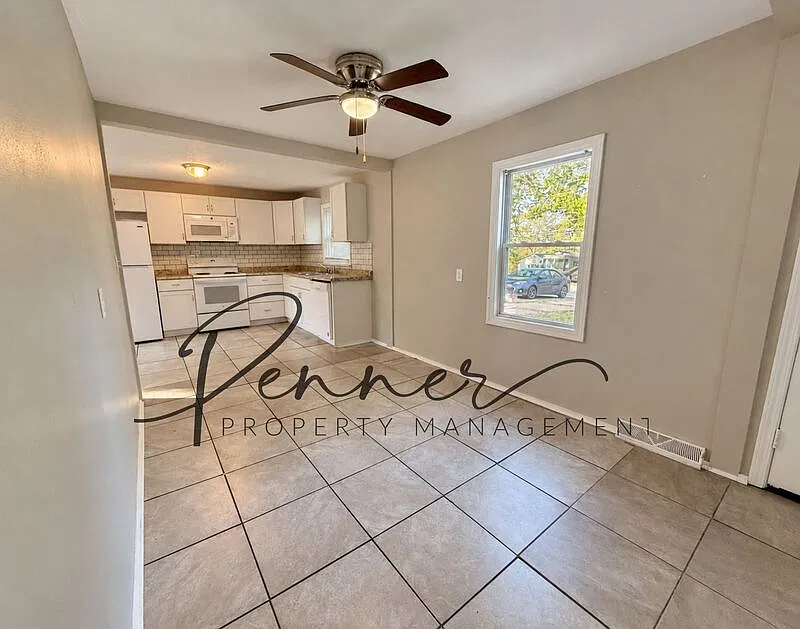 3 bed, 2.0 bath, 1530 sqft, $1,395 — Photo 3