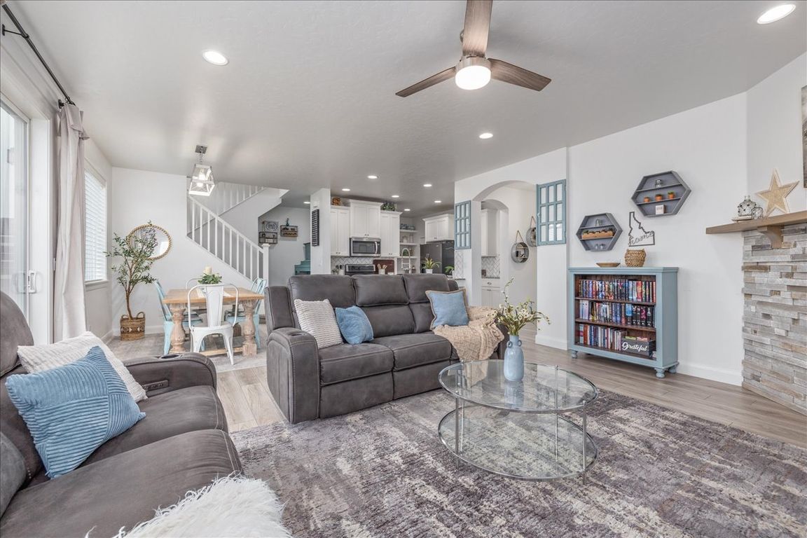 next background image