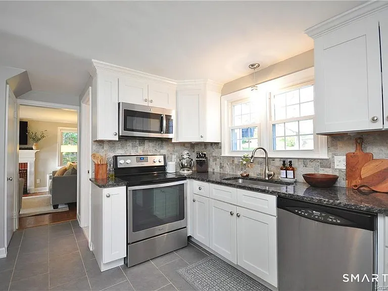 26 Greystone Rd — Photo 8