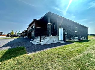 900 Chablis Cres #A, Russell, ON K0A 1W0