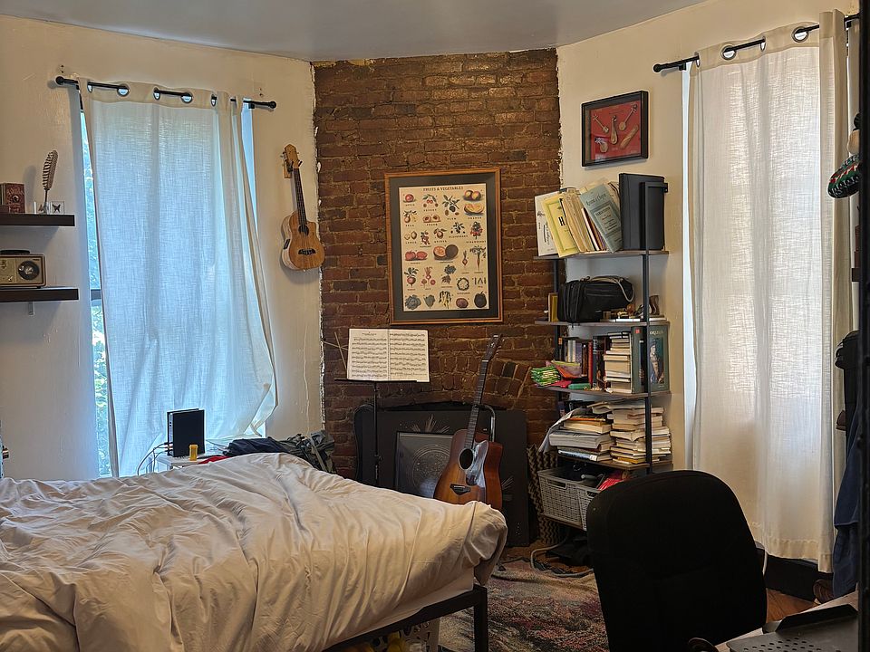 1st image of 356 Lafayette Ave APT 2R