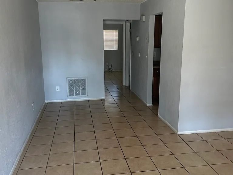 1132 Auburn St #201 — Photo 7