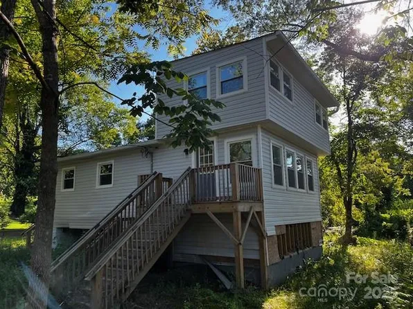 109 Happy Hollow Ln, Lake Lure, NC 28746