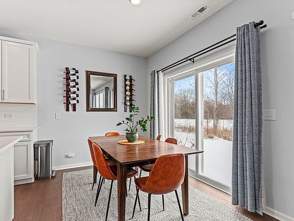 5th image of 1241 Draper Rd