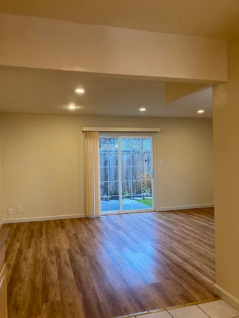 2 bed, 1.5 bath, 1080 sqft, $3,200 — Photo 2