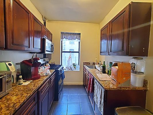 3rd image of 529 W 158th St APT 3A