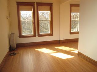1460 W Pensacola Ave, Chicago, IL 60613