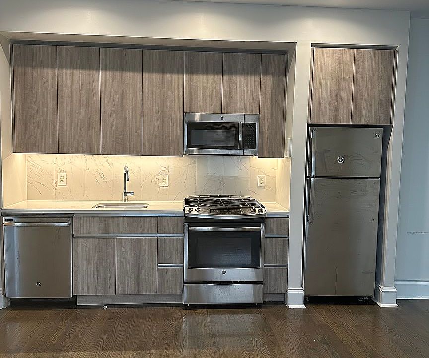 1st image of 15 Park Row APT 7A