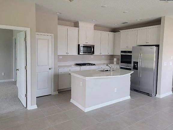 3rd image of 808 Cherry Elm Dr
