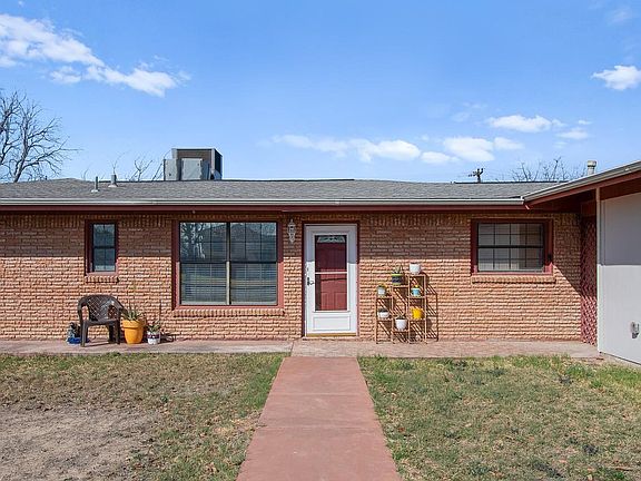 3rd image of 208 N Broadview St