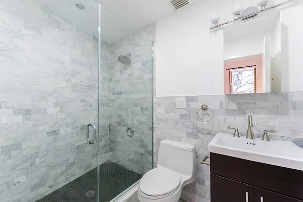 Rented by CORE | media 6