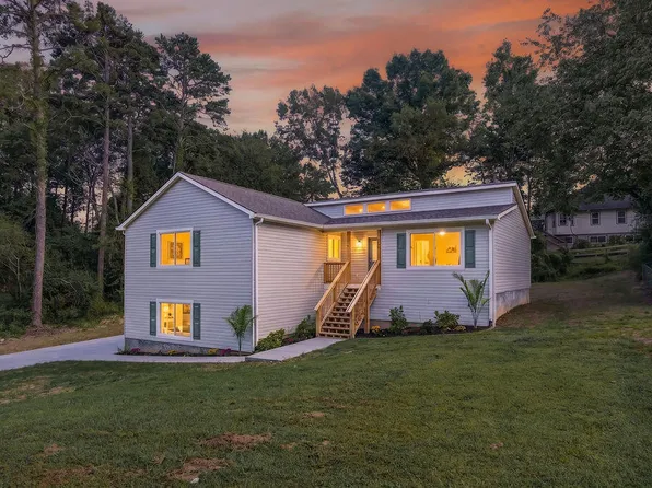 2320 Collins Ln, Soddy Daisy, TN 37379